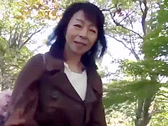 08793,A beautiful woman who feels