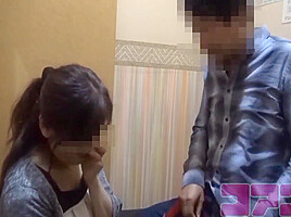 通りかかりのおはさんに声を掛けて勃起チンホと射精見せ 11 Min