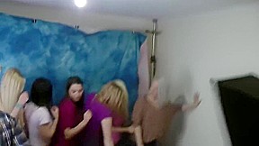7 Girls trample