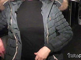 A Night Living On The Red Light District In Amsterdam With Mira - EuroCoeds