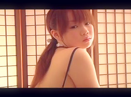 ARISUGI Kyoumi wet on the bamboo bench