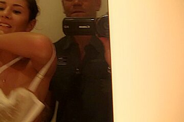 Agnessa in a lucky guy receiving an amateur blow job