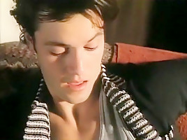 Alex Meneses & Nicole Eggert - Amanda and the Alien (1995)