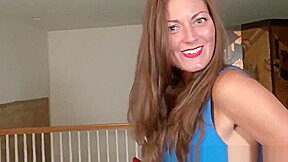 American milf Veronica enjoys dildoing her pussy