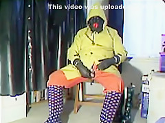 Another old video of myself wanking in rubber    what else! mmmm