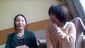 Asian lesbian fingers