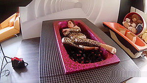 Backstage with Katya Clover and Little Caprice - Report -Reality -