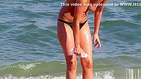 Beach Hot Amateur Topless MILFs - HD Video