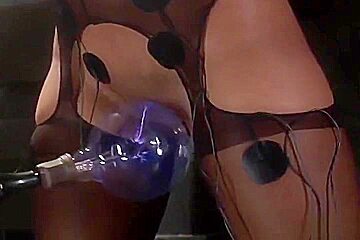 Beautiful dusky Lea Lexus in lesbi sex video