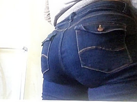 Big ass in tight pants
