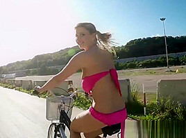 Bigtit MILF screwed in missionary