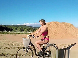 Bigtit MILF screwed in missionary