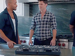 Black plumbers fixing white guy&#039_s clogged pipe