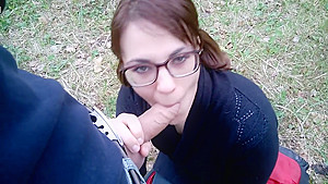 Blowjob in the forest: planted on the cock and cumshot in mouth