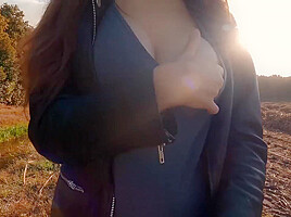 Boobwalk: Wiggly Overboob #2