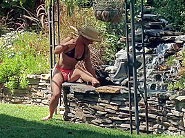 Bunny - Outdoor Stripping