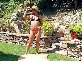 Bunny - Outdoor Stripping