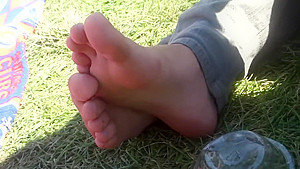 Candid feet - too close to soles