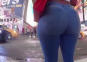 Chasing a huge butt the night in NYC