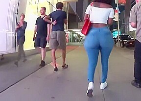 Chasing a huge butt the night in NYC