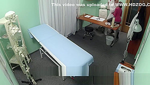 Cheating patient seduce doc to eat pussy