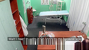 Cheating patient seduce doc to eat pussy