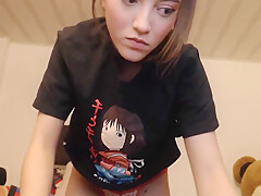Colombian Nerd Girl Has An Innocent And Adorable Appearance