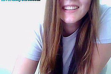 Curvy teen 18+ Shows Off Her Body On Webcam