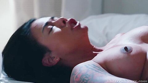Dana Vespoli Shows Off Her Amazing Cock Handling Skills