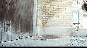 Estrangeiro - Carnival pissing girls 1
