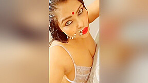 Falaq Bhabhi Taking Bath