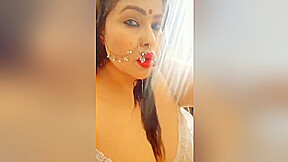Falaq Bhabhi Taking Bath