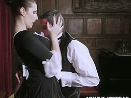 Fleur distracts the butler - MYLF