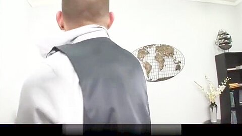 Gay businnes ass fucks office worker and gets facial