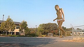 Giantess Sara Jalin