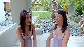 HOLED - Adriana Chechik introduce stepsister Amara Romani