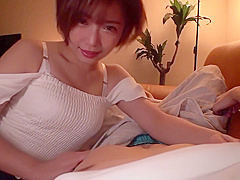 Hot Japanese Babe Gives A Perf