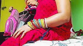 Hot Milf - Tv Mechanic Boy Ko Seduce Karke Chudayi Kiya