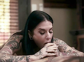 Hot Sexy Milf Covered With Tattoos Gets It Into Her Ass