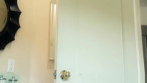 Hot Uma And Anna Get Each Other Off In The Shower