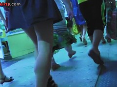 Hot mommys upskirt gazoo