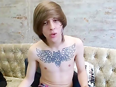 Hot smoothie boy effeminate and tatoued wank on cam
