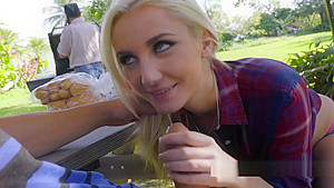 Hot teen 18+ Has Picnic Sneak Sex With Bf