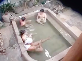 Jap hot spring-wife1-onsen