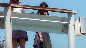 Japanese skank urinates