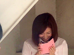 Japanese teenage skanks peeing