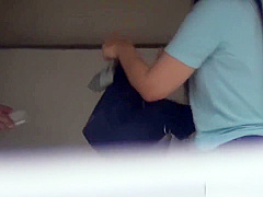 Japanese teenage skanks peeing