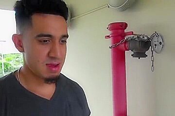 Juicy shaved latina Martini Bows in amateur porn