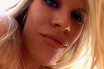 Kelly Broox - Gets Fucked