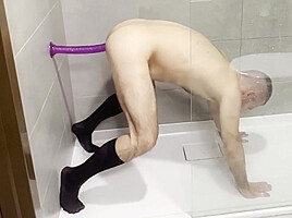 Kinky Hotel Fun In Suit And Tie And Piss Games Under The Shower